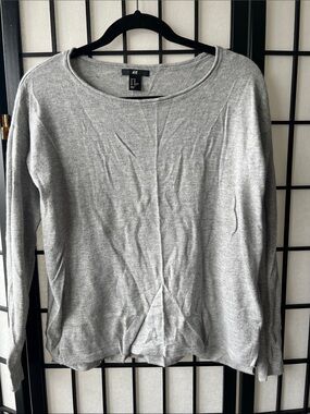 H&M Gray Long-Sleeve Knit Top